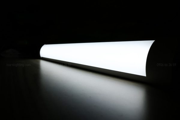 Đèn LED bán nguyệt IVARS 0.6m - 20W