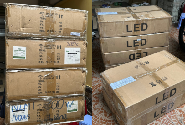Kiện hàng đèn năng lượng mặt trời