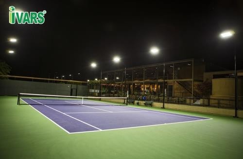 sân bóng có đèn sân tennis 